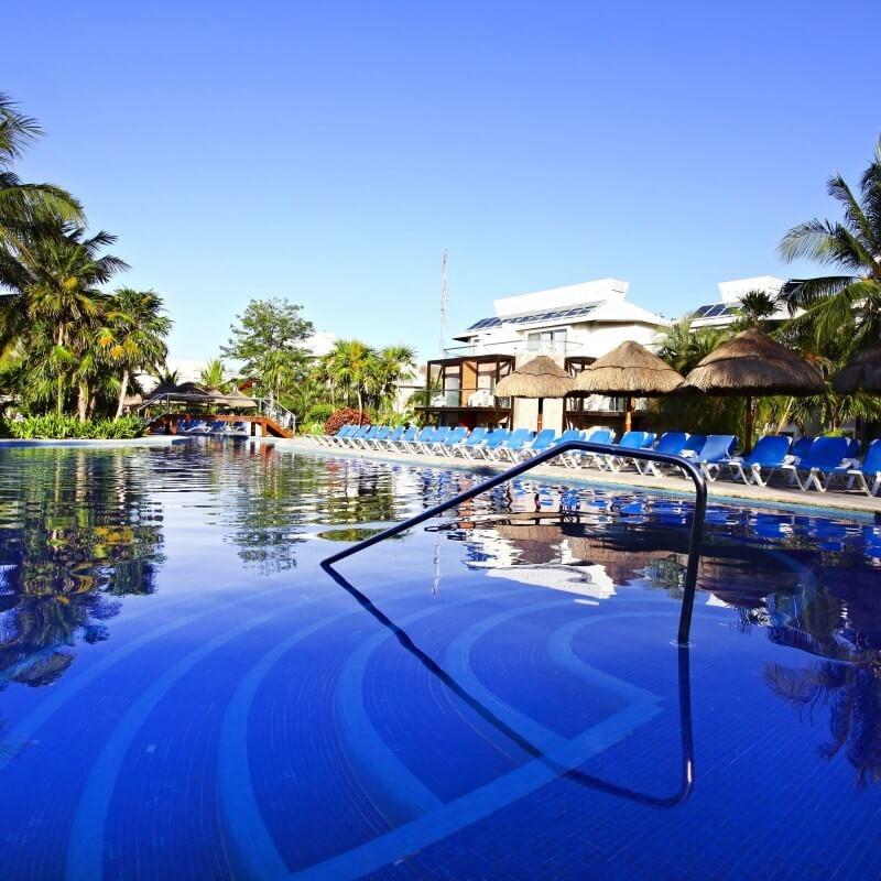 Sirena Bar at Sandos Caracol Eco Resort
